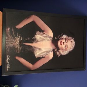 Life size Marylin Monroe picture